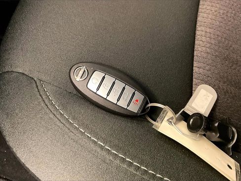 Certified 2024 Nissan Altima 2.5 SV w/ SV Premium Package image 10