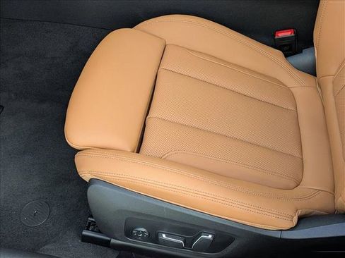 Used 2026 BMW 330i xDrive Sedan w/ Premium Package image 4