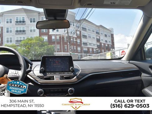 Used 2025 Nissan Altima 2.5 SV FWD image 31