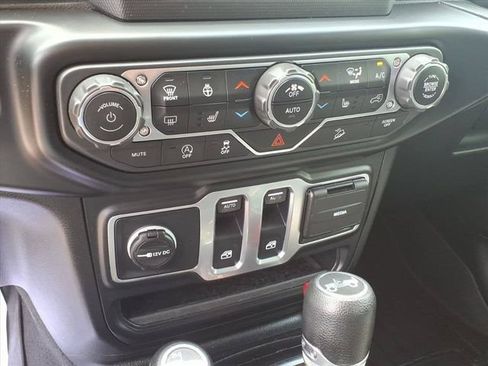 Used 2018 Jeep Wrangler Sport AWD/4WD image 21