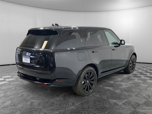 New 2025 Land Rover Range Rover SE image 5