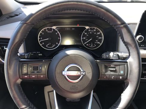 Used 2023 Nissan Rogue SV w/ SV Premium Package image 14