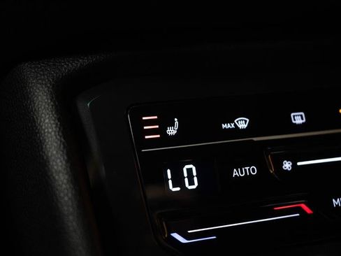 Used 2023 Volkswagen Tiguan SE R-Line FWD image 26
