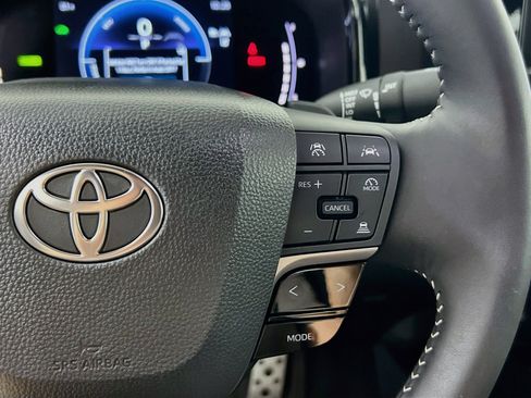 Used 2026 Toyota Camry SE FWD image 19