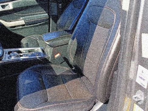 Used 2023 Ford Explorer Limited image 26