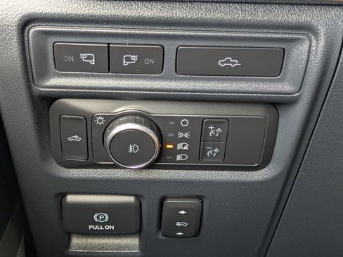 Used 2022 Ford F150 Lariat w/ Equipment Group 502A High AWD/4WD image 26