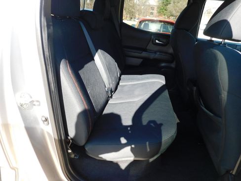 Used 2020 Toyota Tacoma TRD Sport image 25