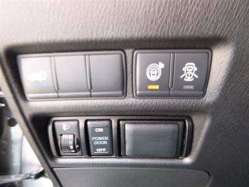 Used 2019 Nissan Armada SL w/ Premium Package AWD/4WD image 19