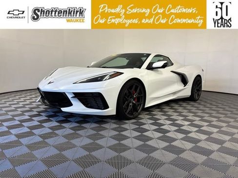 Used 2022 Chevrolet Corvette Stingray Convertible w/ 1LT RWD image 1