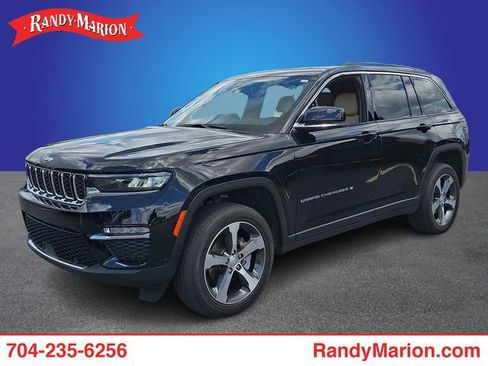 Used 2023 Jeep Grand Cherokee Limited w/ Luxury Tech Group II AWD/4WD image 1