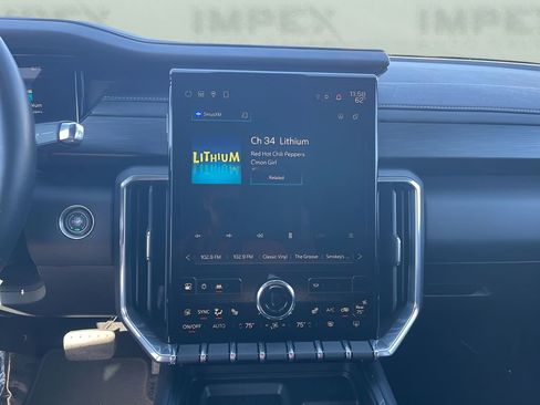 Used 2025 GMC Acadia Elevation FWD image 19