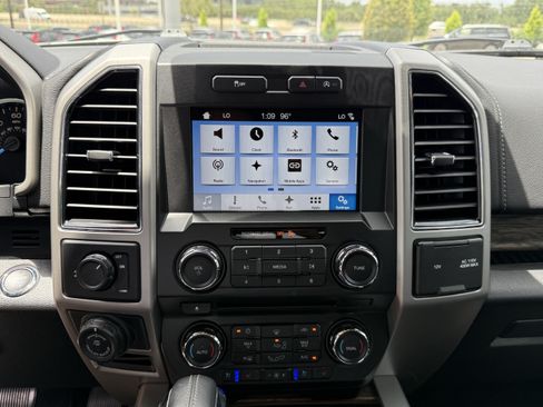 Used 2018 Ford F150 Lariat RWD image 18