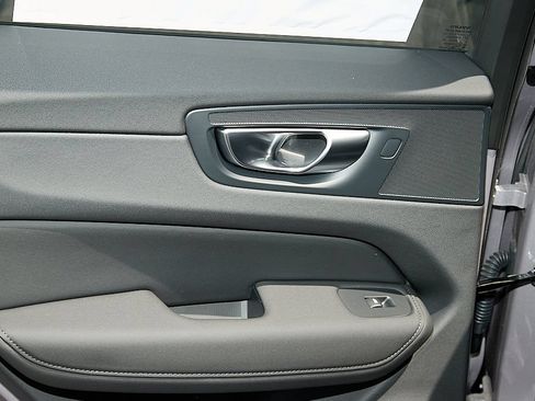 New 2026 Volvo XC60 B5 Plus w/ Climate Package AWD/4WD image 19