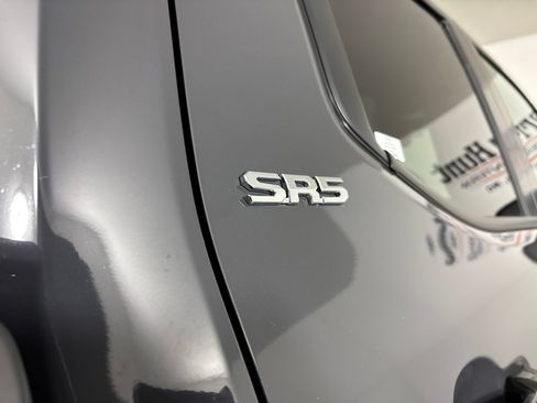 Used 2025 Toyota Tacoma SR5 AWD/4WD image 31