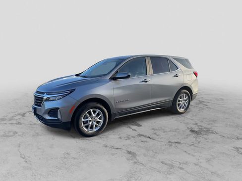 Used 2023 Chevrolet Equinox LT image 4