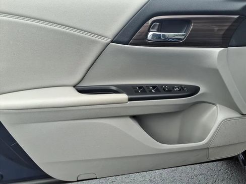 Used 2016 Honda Accord EX image 20