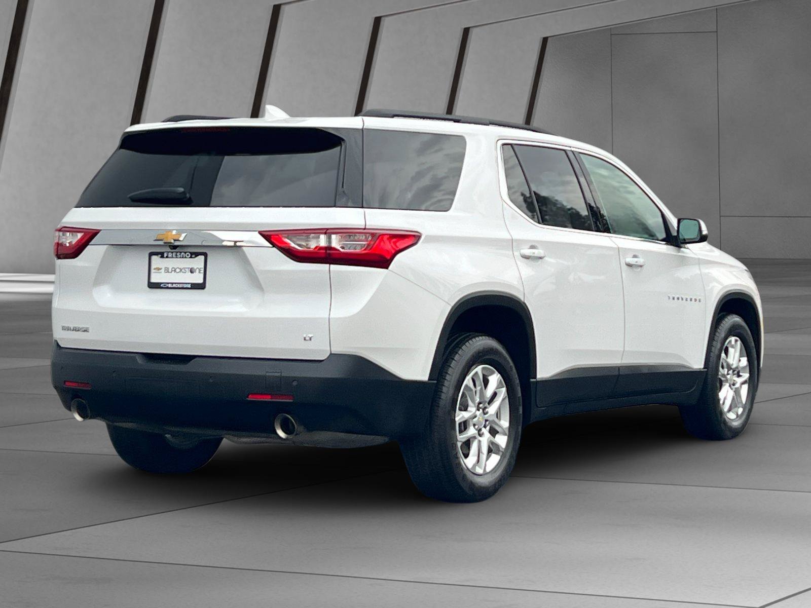 Used 2021 Chevrolet Traverse LT FWD image 4