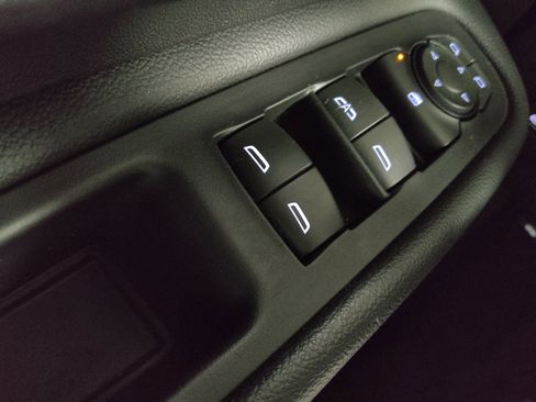 Used 2024 GMC Terrain SLE image 27