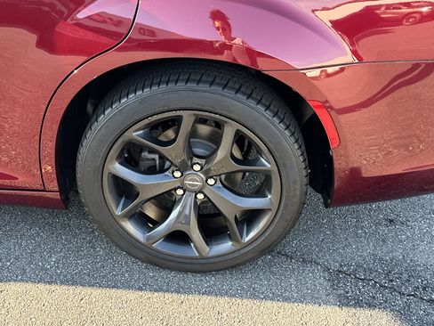 Used 2021 Chrysler 300 Touring w/ Sport Appearance Package image 13