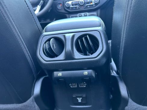 Used 2023 Jeep Wrangler Unlimited Sahara AWD/4WD image 39
