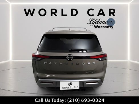 Used 2024 Nissan Pathfinder Platinum image 6