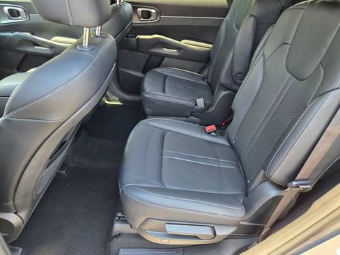 Used 2021 Kia Sorento EX FWD image 12