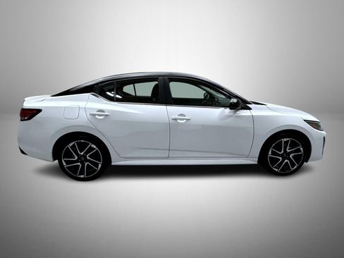 Used 2024 Nissan Sentra SR FWD image 4