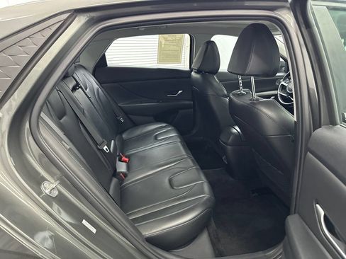 Used 2024 Hyundai Elantra Limited FWD image 16