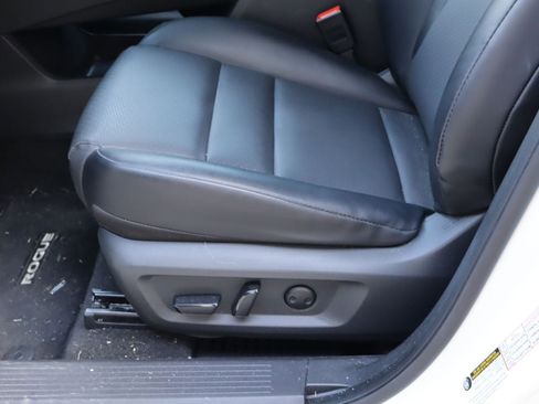 Used 2023 Nissan Rogue SV w/ SV Premium B Package FWD image 15