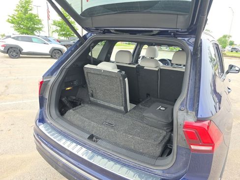 Used 2021 Volkswagen Tiguan SEL Premium R-Line w/ 3rd Row Seat Package AWD/4WD image 20