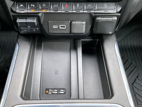 Used 2021 GMC Sierra 1500 AT4 w/ AT4 Premium Package image 17