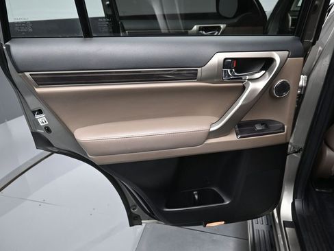 Used 2021 Lexus GX 460 Premium w/ Accessory Package AWD/4WD image 34
