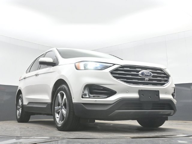 Used 2019 Ford Edge Titanium w/ Equipment Group 301A AWD/4WD image 42