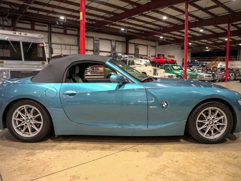 Used 2005 BMW Z4 2.5i RWD image 23