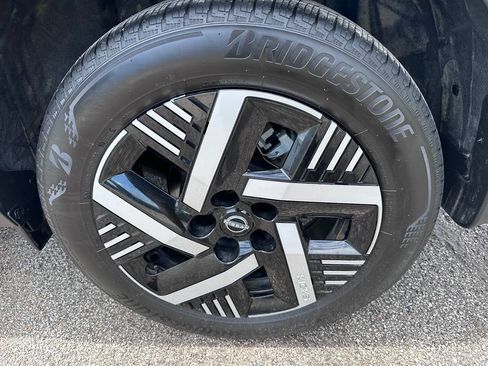 Used 2025 Nissan Kicks SV FWD image 10