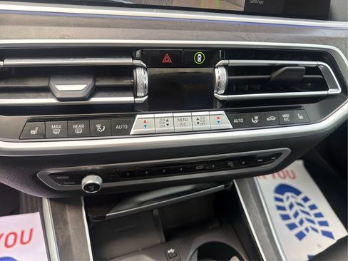 Used 2022 BMW X5 xDrive40i w/ Parking Assistance Package AWD/4WD image 28