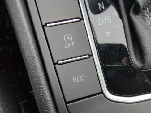 Used 2020 Volkswagen Jetta R-Line w/ R-Line Cold Weather Package image 26