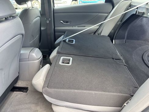 Used 2025 Hyundai Elantra SEL FWD image 27