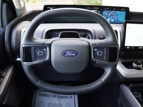 Used 2025 Ford Expedition Max Active AWD/4WD image 16