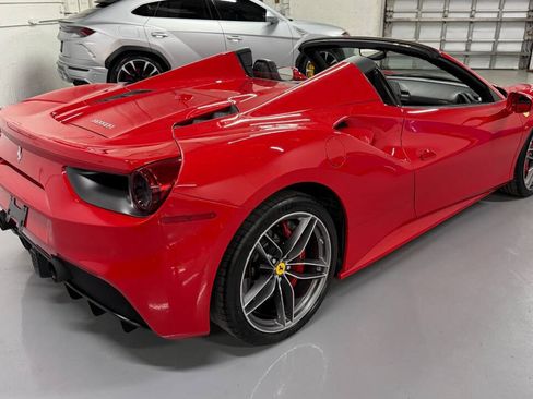 Used 2019 Ferrari 488 Spider RWD image 16