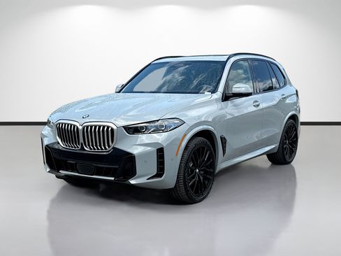 New 2026 BMW X5 xDrive40i w/ M Sport Package AWD/4WD image 7