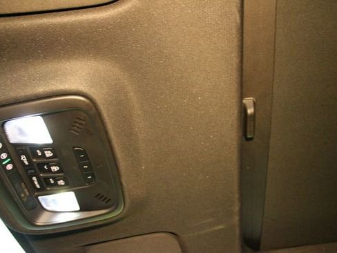 Used 2023 Chevrolet Traverse Premier AWD/4WD image 30