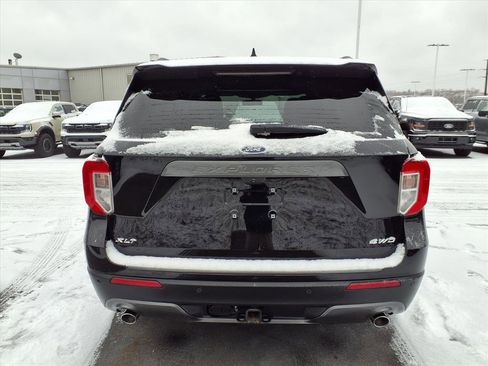 Certified 2023 Ford Explorer XLT w/ Equipment Group 202A image 4