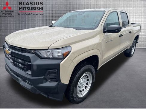 Used 2024 Chevrolet Colorado W/T RWD image 10