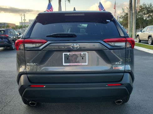 Used 2021 Toyota RAV4 XLE image 10