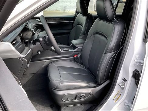 New 2026 Jeep Grand Cherokee Limited AWD/4WD image 8
