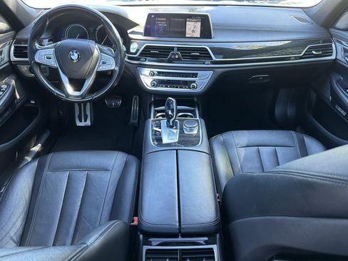 Used 2018 BMW 740i RWD image 17