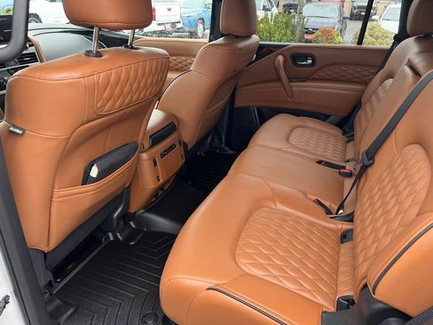 Used 2024 INFINITI QX80 Sensory image 16