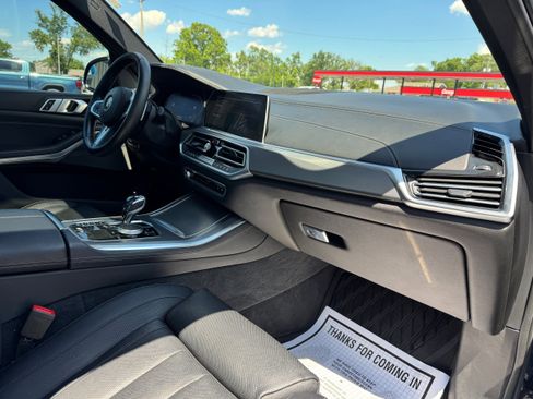 Used 2019 BMW X5 xDrive50i w/ M Sport Package AWD/4WD image 18