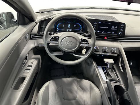 Certified 2024 Hyundai Elantra SE image 19